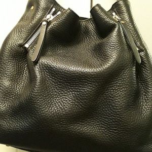 Burberry Maidstone pebble leather tote